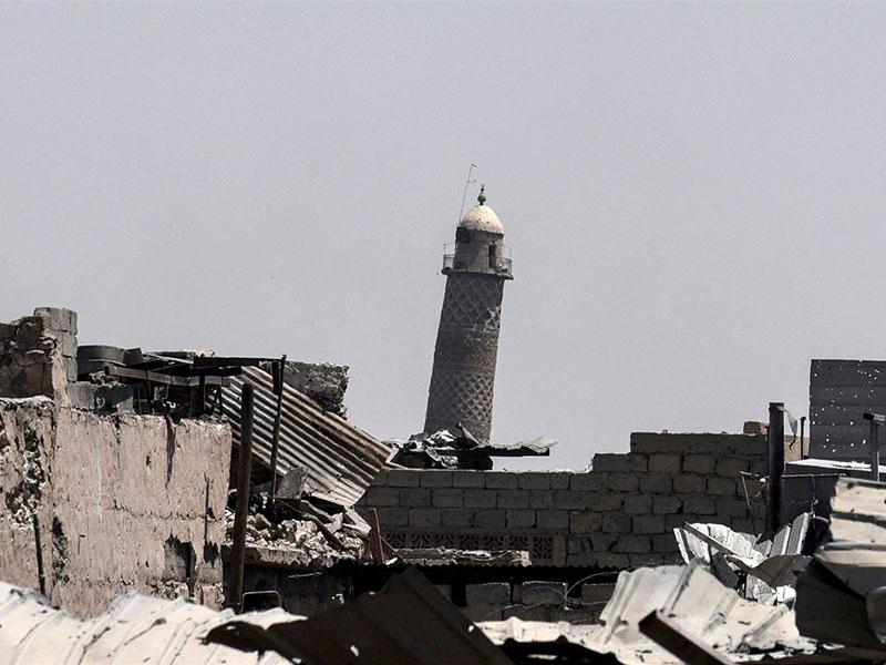Islamska država razstrelila znamenito mošejo v Mosulu