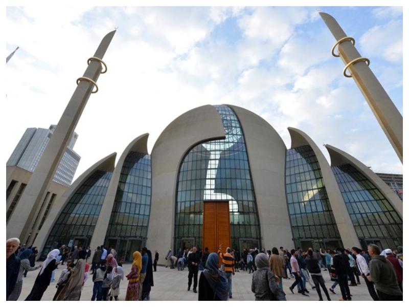 Islamska prihodnost: kako je videti nova in največja mošeja v zahodni Evropi, ki lahko sprejme več tisoč vernikov