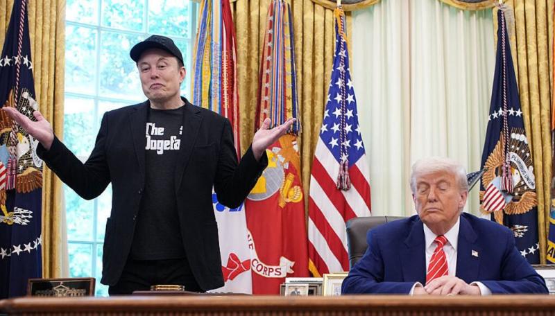 Kako se pobotati s Trumpom? Za kampanjo - 100 milijonov dolarjev gotovine!