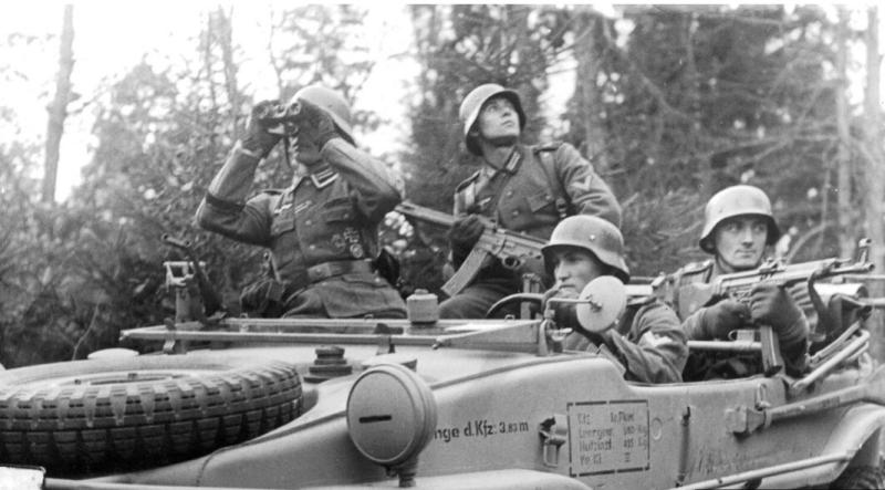 Poimenovali so se po Hitlerjevi puški in tarnajo, da jim je v hrbet uperjena pištola: Kdo in kaj je »Sturmgewehr«?