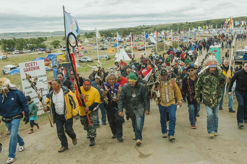 Indijansko pleme s tožbo proti gradnji naftovoda v Severni in Južni Dakoti