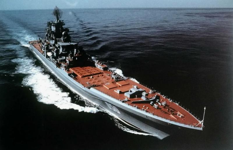 Ponovno rojstvo velikana hladne vojne: Rusija po 28 letih pošilja v boj Admirala Nahimova, najmočnejšo ladjo na svetu!