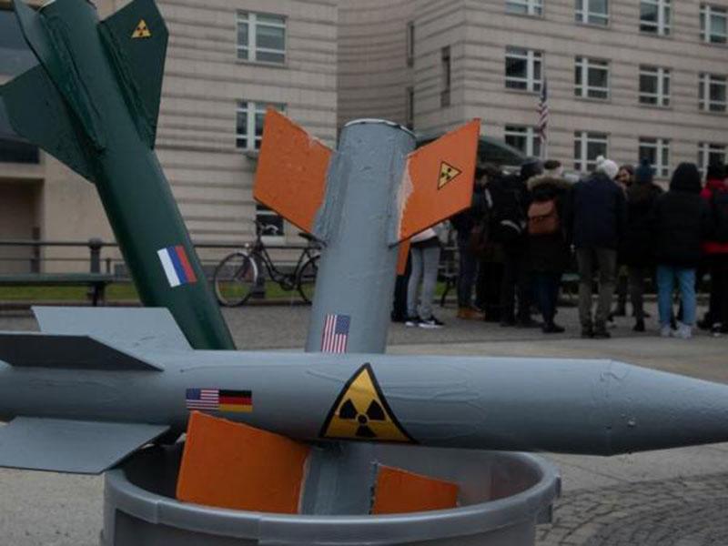 »Medtem ko se prepirata Rusija in ZDA, Evropa trpi«: v Nemčiji panični zaradi vnovičnega zagona jedrske rulete