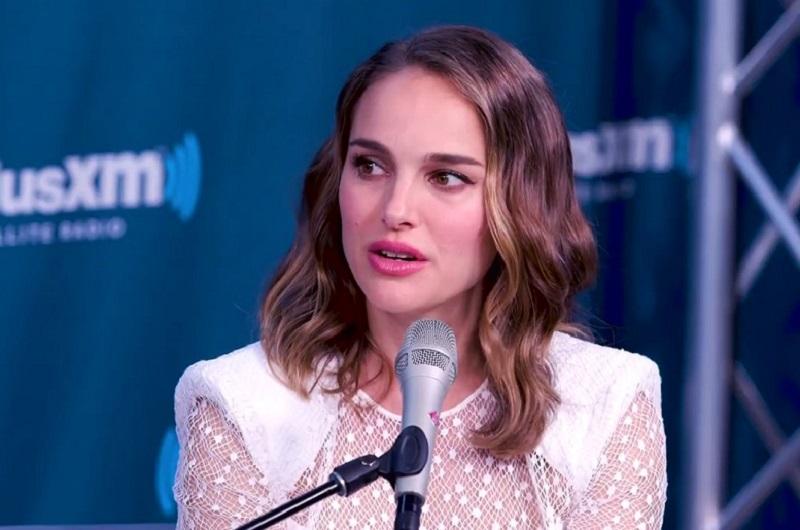 Natalie Portman v režiserski in dvojni igralski vlogi