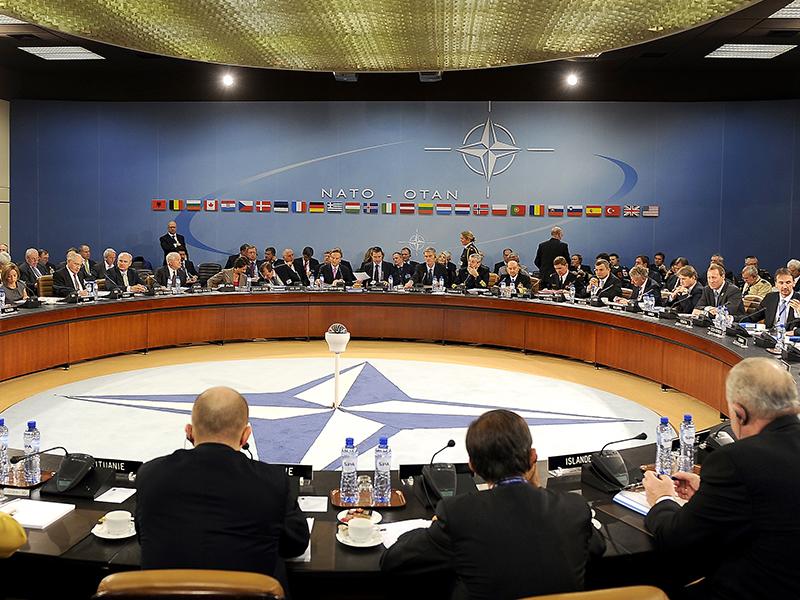 Obrambni ministri zveze Nato o misiji za urjenje v Iraku