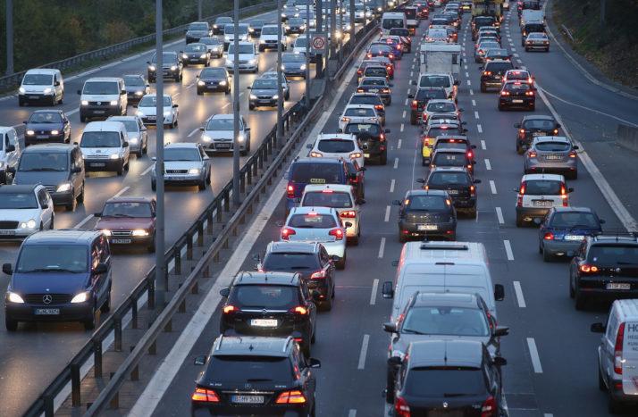 Konec 2016 v Sloveniji registriranih 1,1 milijona avtomobilov