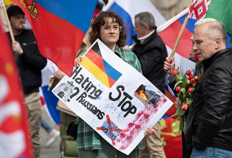 »Grozljiv« nemški problem: Vse več Nemcev verjame Putinu in Rusiji, da je bila posebna vojaška operacija v Ukrajini - nujna!