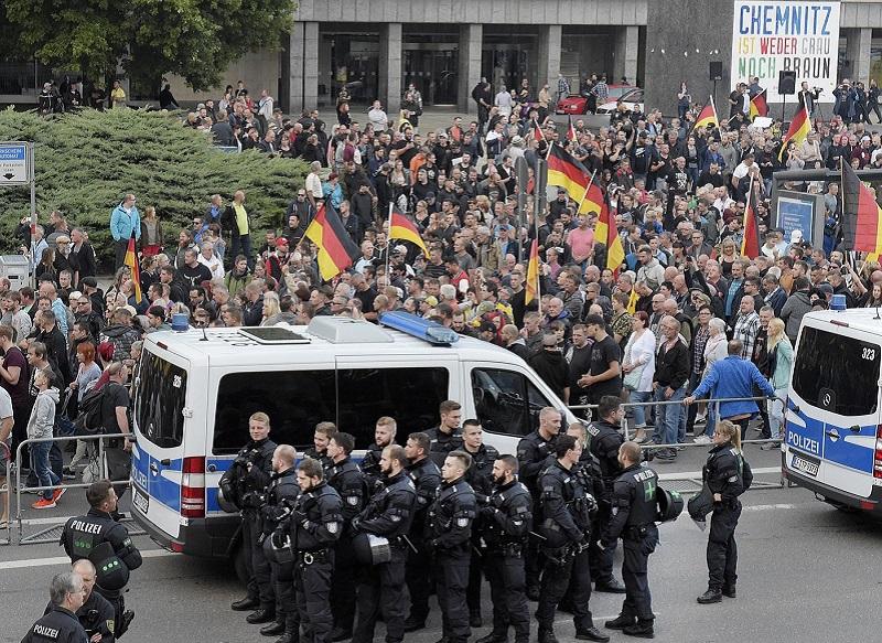 Nemška policija nadaljuje z aretacijami skrajno-desničarskih teroristov
