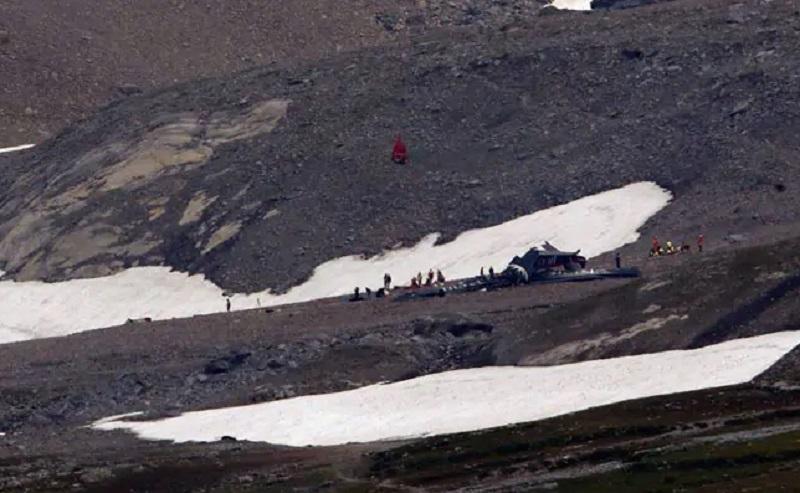 V Švici v nesreči starodobnega letala morda celo 20 mrtvih