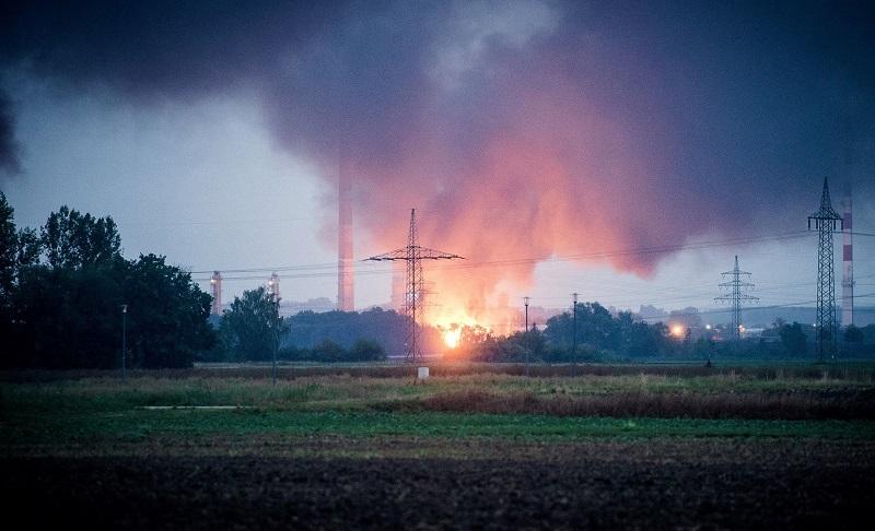 V rafineriji na jugu Nemčije v požaru več ranjenih