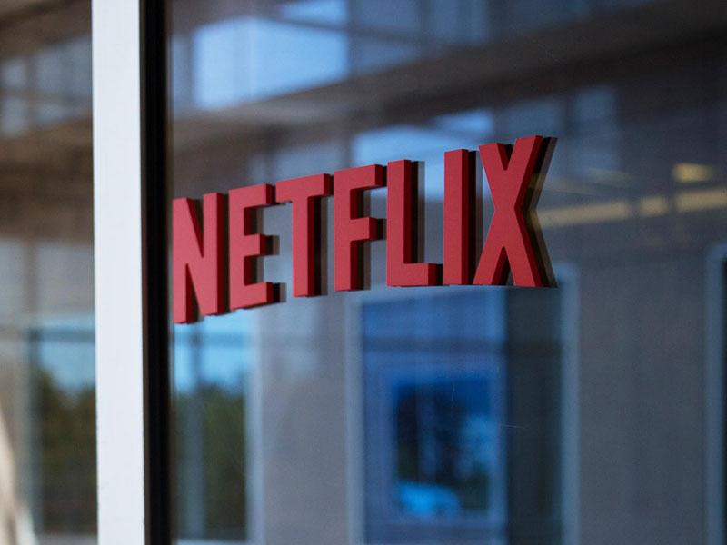Netflix v ponudbo vsebin brez povezave z internetom