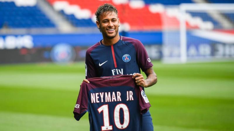 PSG prvi dan prodal 10.000 Neymarjevih dresov