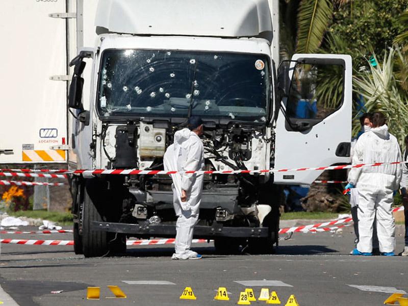 V Franciji so se spomnili žrtev napada v Nici