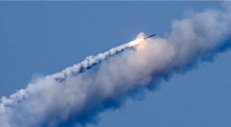 Rusija na podlagi izkušenj iz ukrajinske vojne razvija novo manevrirno raketo