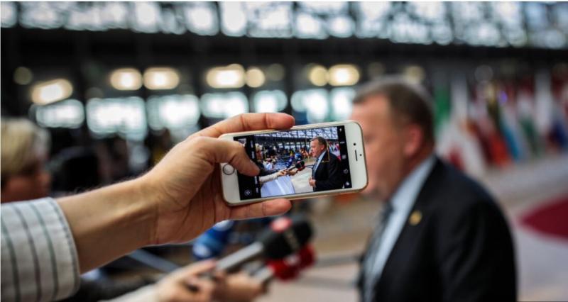 Bruselj odobril: Vohunska programska oprema za telefone in prenosnike novinarjev