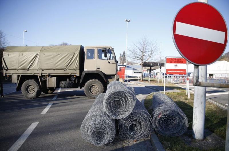 Cerar: Slovenija nepopustljiva glede zahteve po odpravi nadzora na meji z Avstrijo