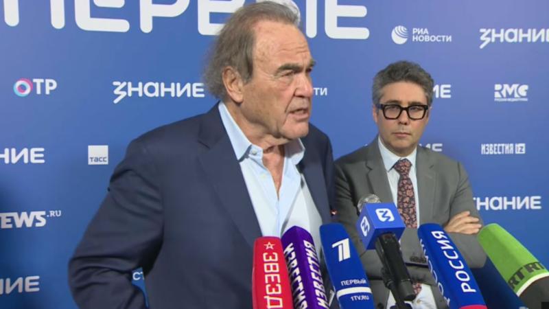 Stone: Zahod »briše« Rusijo iz zgodovine 2. svetovne vojne! Voditelji EU, ki podpirajo Kijev, so videti kot »srečni idioti«