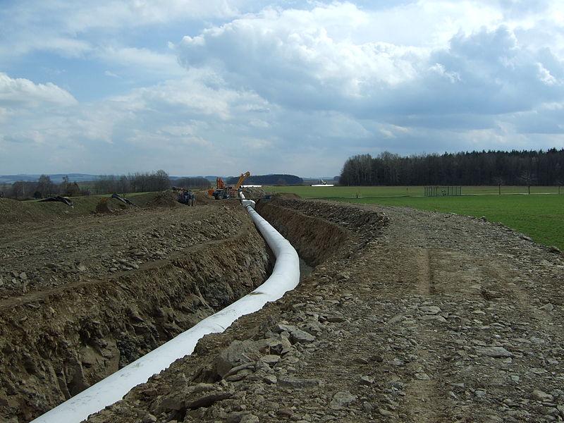 Bruselj dovolil Gazpromu, da bo lahko dobavljal več plina v Nemčijo