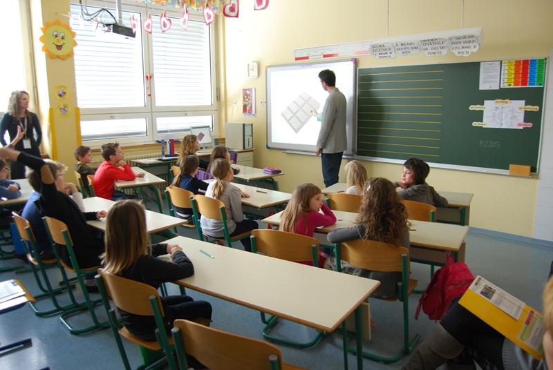 V vrtcih in šolah odsotnost zaradi sezonskih bolezni pričakovana glede na letni čas