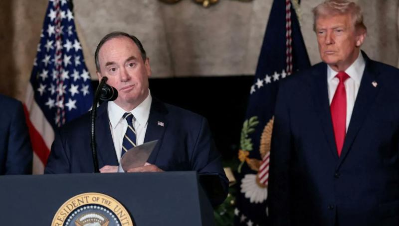 Pretres v ameriški vojski: Zamenjan šef vojne mornarice, prihaja moški, ki verjame v čarovnice