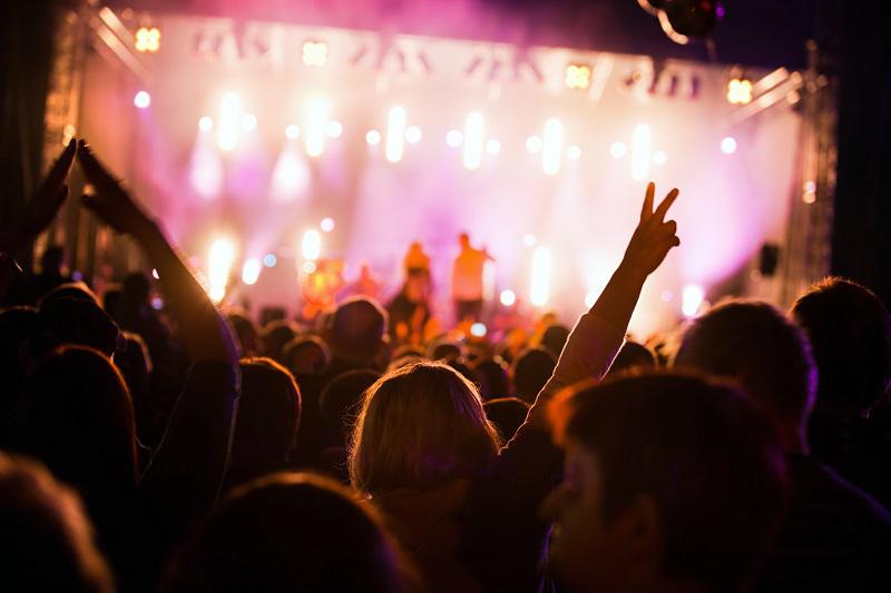 »Festivalska različica«: Na festivalu v Cornwallu se je pojavila nova različica seva delte, okuženi predvsem mladi