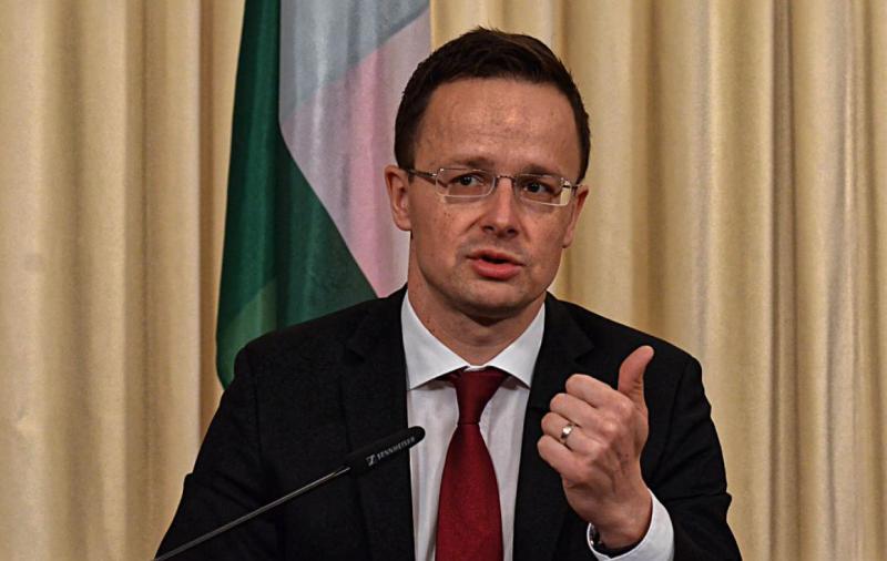 »Tisti, ki kritizirajo naš pristop, še niso izgubili življenj v spopadu!« Poziv za diplomatsko rešitev konflikta v Ukrajini
