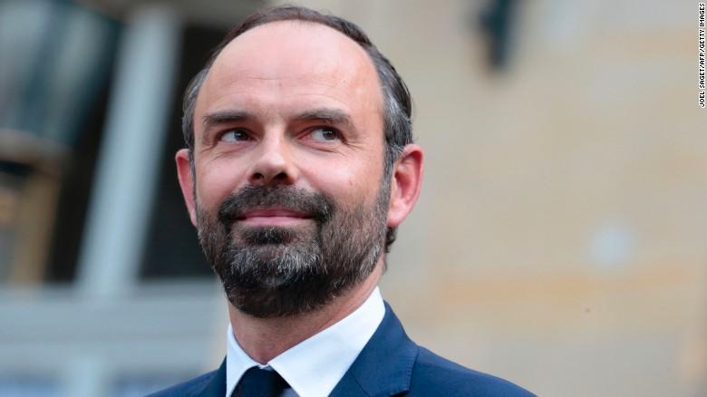 Macron za premierja imenoval Edouarda Philippa