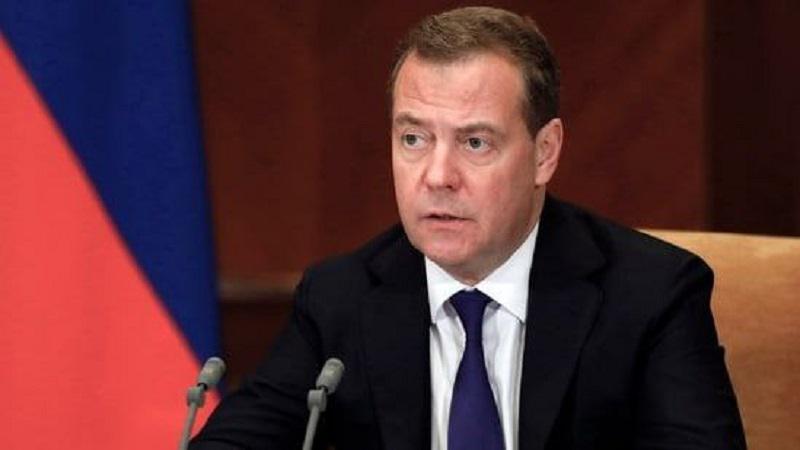 Medvedjev poljskim »degenerikom«: »Obrišite se s svojim računom, vemo, da se vam je toaletni papir podražil!«