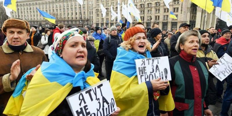 V Ukrajini vse več prisilnih mobilizacij na ulicah, lov na za boj sposobne begunce se začenja tudi po Evropi