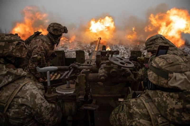 Uboji ruskih ujetnikov izzvali polemiko, znova tudi poročila o uporabi plinov, taktiko Ukrajincev izničile jadralne bombe