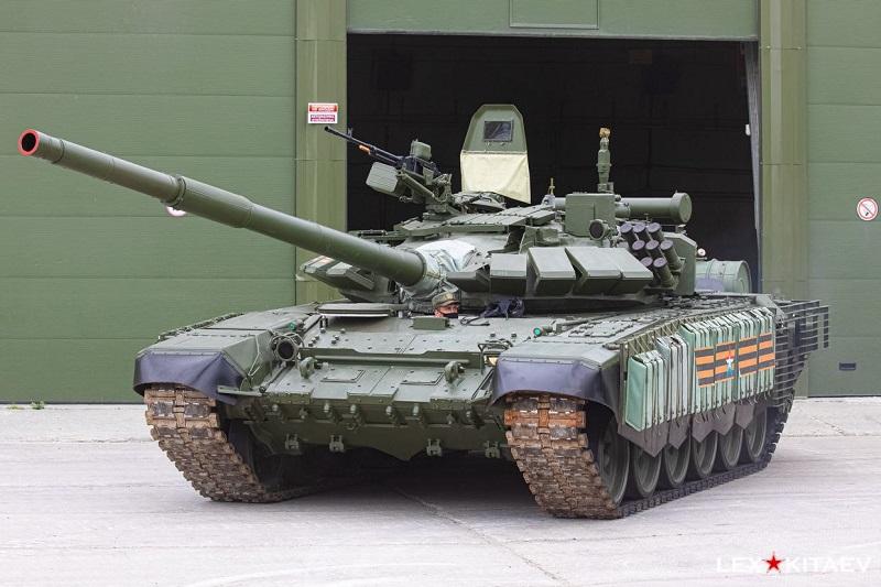Nove ruske strojne pošasti: Ruska vojska v coni posebne vojaške operacije dobila nadgrajene tanke T-72B3M!