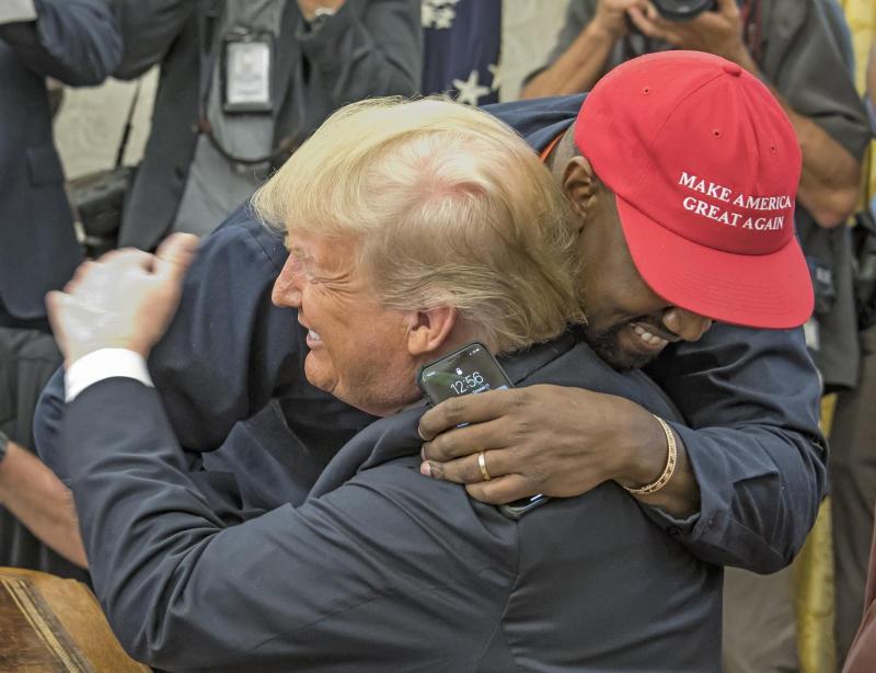 Kanye West preklinjal in spravil v zadrego celo Donalda Trumpa