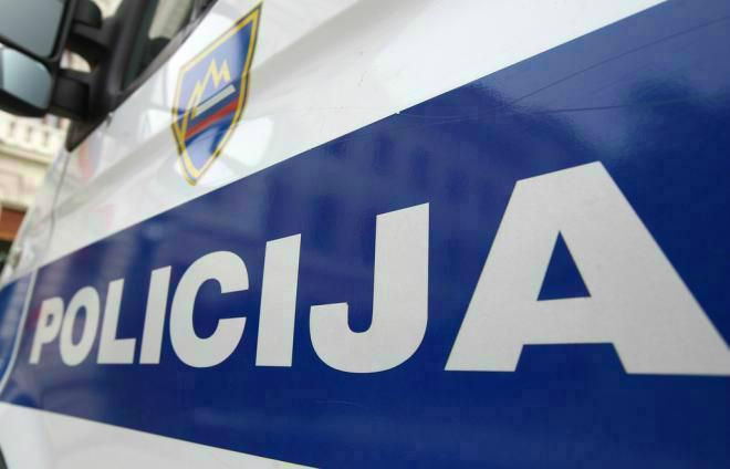 Hrvaški tovornjakar skušal podkupiti slovenskega policista