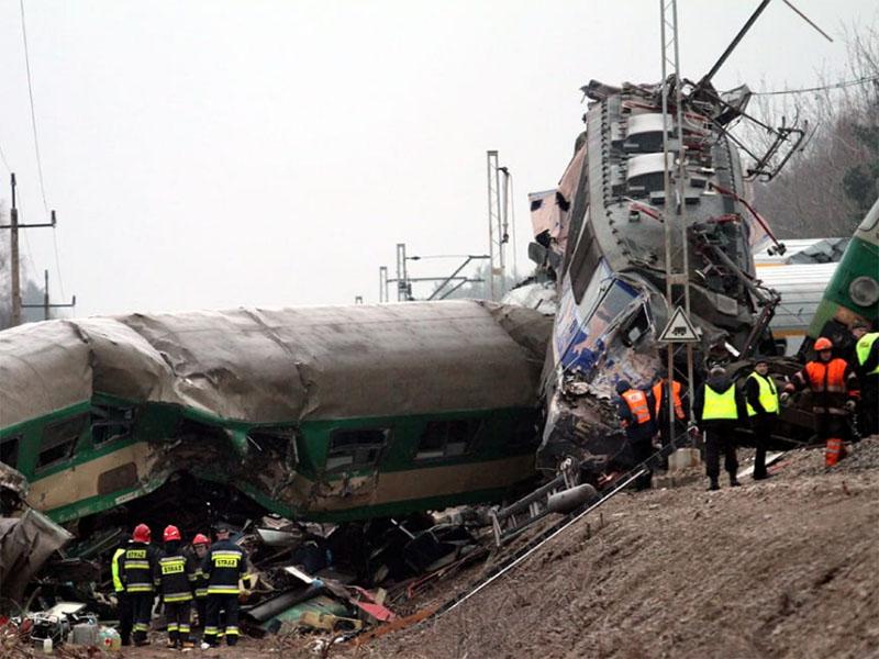 V trčenju vlakov na Poljskem 28 poškodovanih