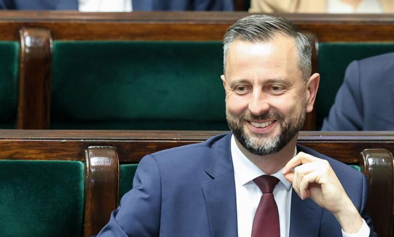 Poljski obrambni minister zavrnil trditve, da bi Rusija lahko napadla: Dajte no, prosim vas