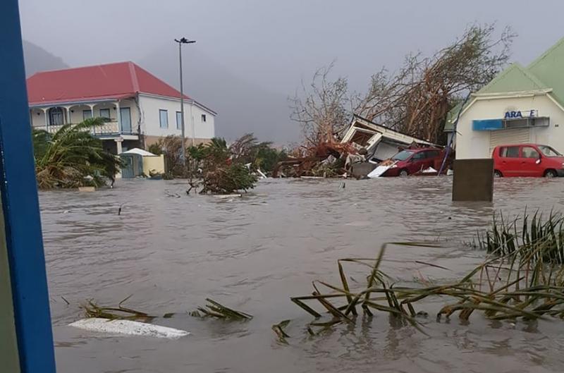 Število žrtev orkana Irma še naprej narašča