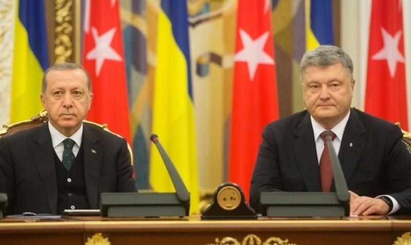 Erdogan zaspal med govorom Porošenka, Dačić pa v turščini pel predsedniku Turčije