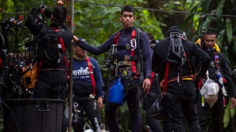 Na Tajskem začetek reševalne akcije v jami ujetih dečkov in njihovega trenerja