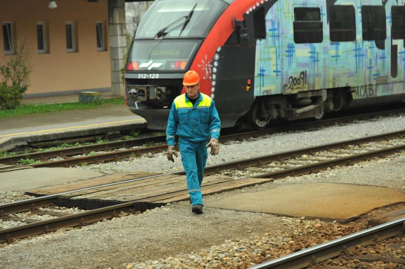 Vlada v spremembo zakona o varnosti v železniškem prometu