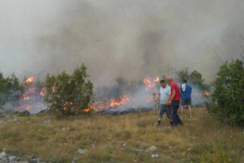 Požari zajeli več držav na jugu Evrope