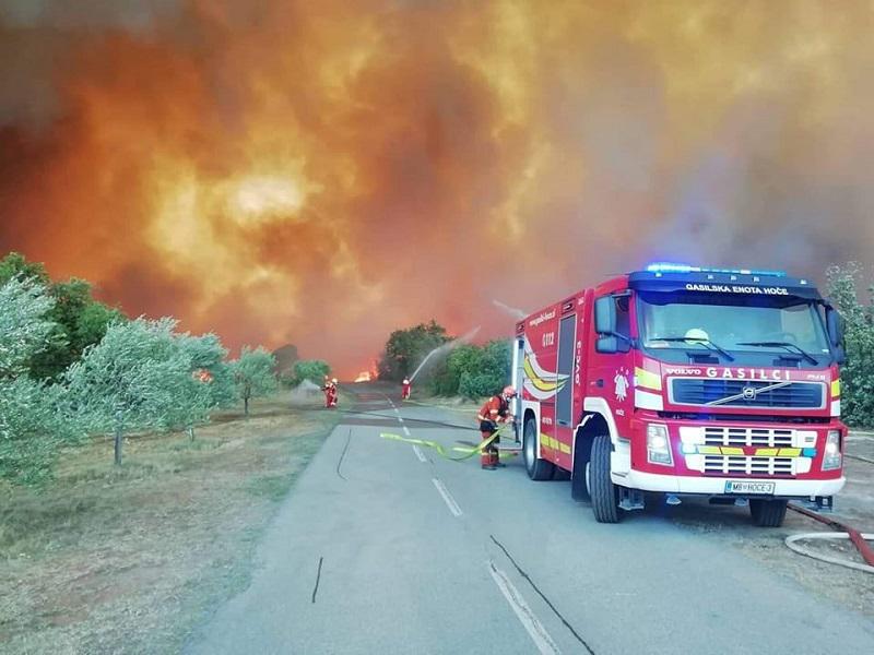 Opozorilo Levice: Oklepniki nas ne bodo rešili pred požari!