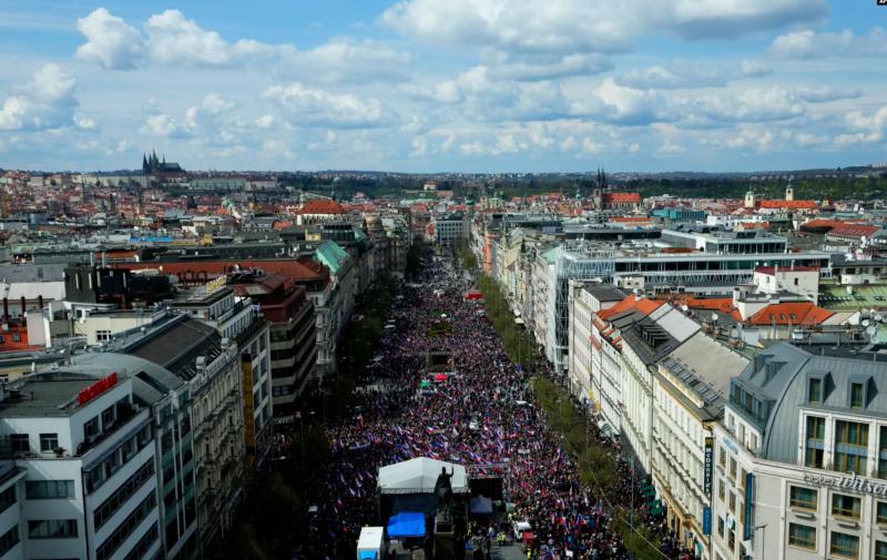 Protivladni protesti na Češkem: Življenje zaradi krize vse težje