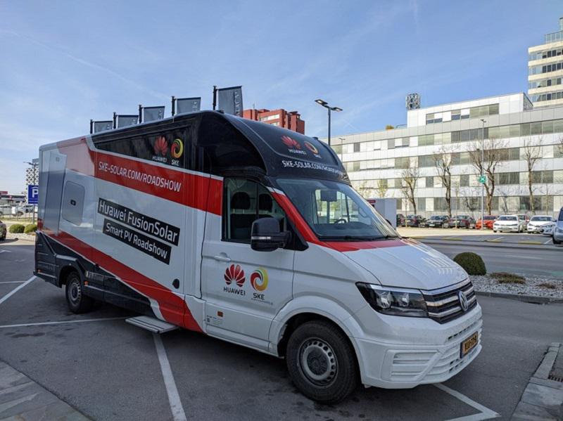 Pred svetovnim dnevom Zemlje se je v Ljubljani ustavil Huaweijev »Solar Roadshow«