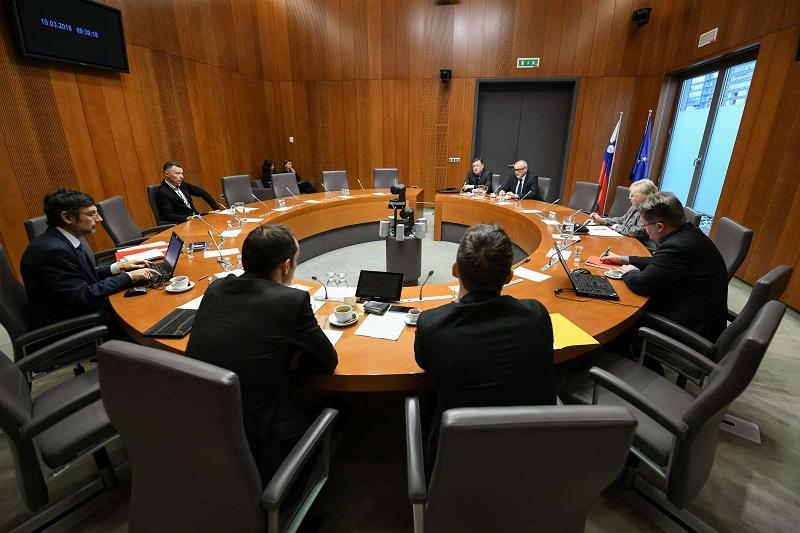 Pred preiskovalno komisijo osnutek končnega poročila