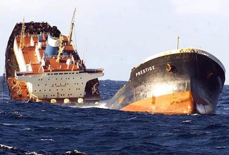 Španiji zaradi nesreče tankerja Prestige 1,6 milijarde evrov odškodnine
