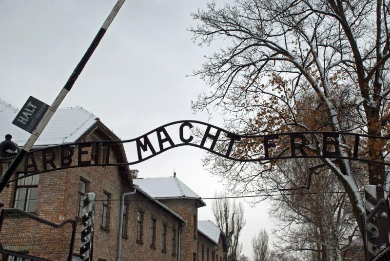 Svet obeležuje mednarodni dan spomina na žrtve holokavsta