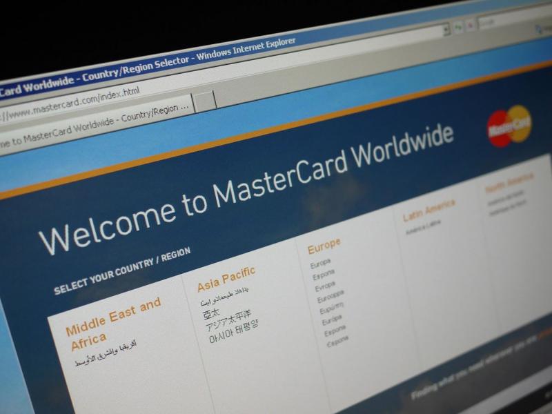 Mastercard v ZDA med prazniki zabeležil rekordno prodajo