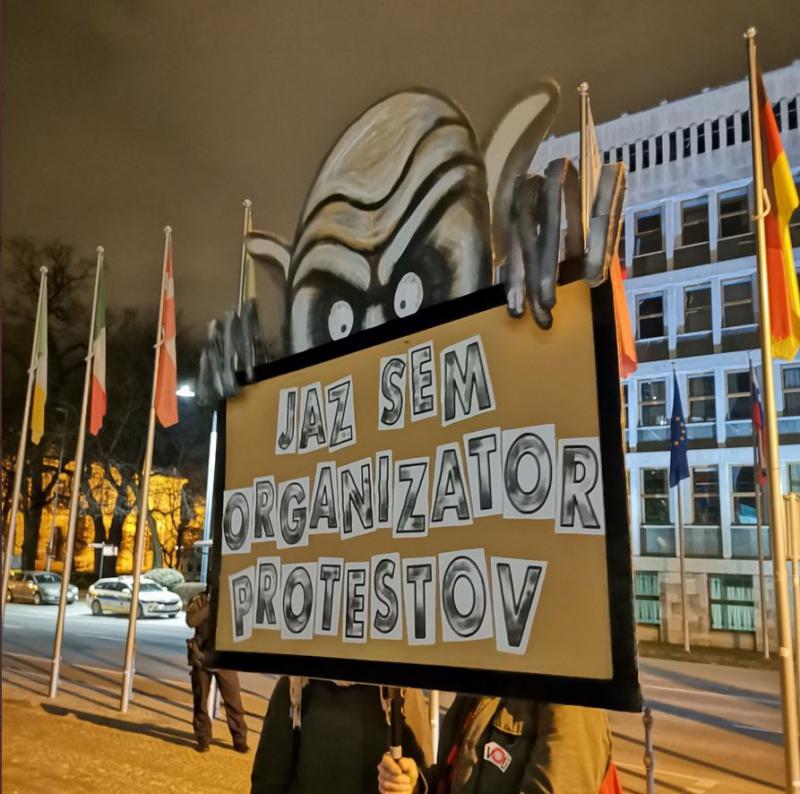 PROTI USTRAHOVANJU: Protestniki razkrili »pravne grožnje«, ki jih proti njim sproža Janševa vlada