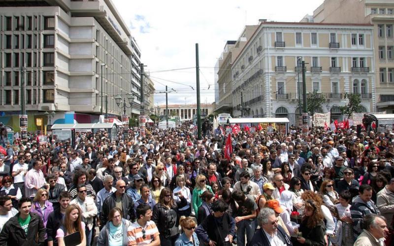 Po svetu s shodi obeležujejo praznik dela; v Grčiji tudi splošna stavka