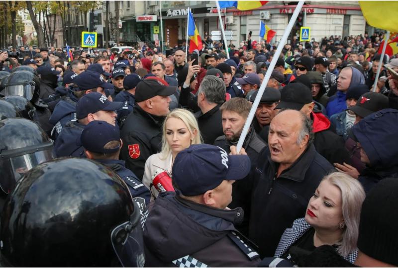 »Evropska« pot Moldavije: Opozicijske stranke prepovedane dva dni pred volitvami, kritiki oblasti v zaporih!